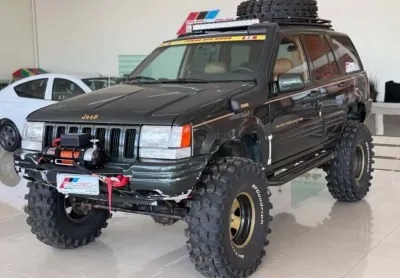 Jeep grand cherokee 5.2 limited 4x4 v8 16v gasolina 4p automático