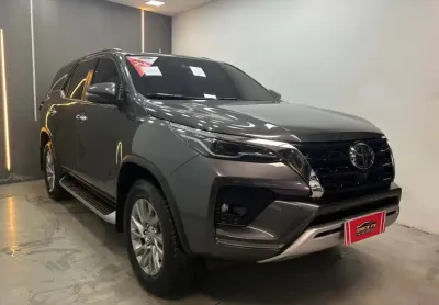 Toyota Hilux sw4 2024 2.8 d-4d turbo diesel diamond 7l 4x4 automático