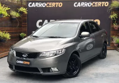 Kia motors cerato 1.6 mec. 2011 gasolina  corre que este não fica muito tempo