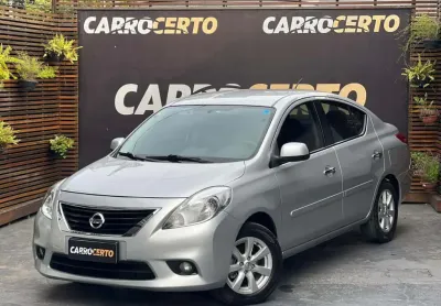 Nissan versa sl 1.6  mec. 2013 flex  muito conforto pagando pouco