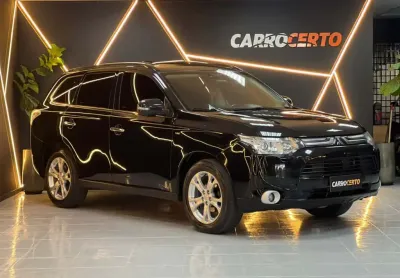 Mitsubishi outlander 3.0 gt 3.0 v6 aut. 2014 gasolina  7 lugares  camera 360º teto solar