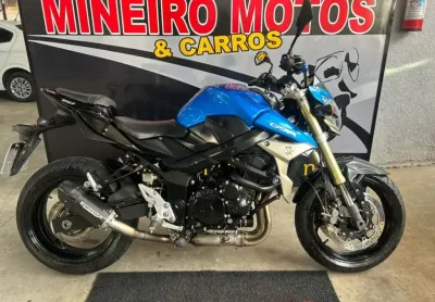 Suzuki gsr 750