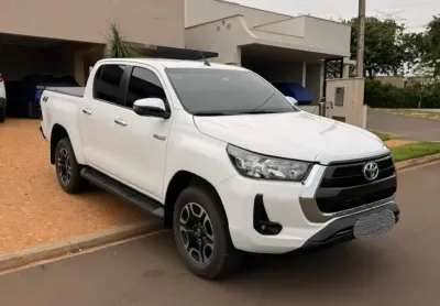 Toyota hilux srv 2.8t 4x4 diesel 2023 automática 16.700km completa