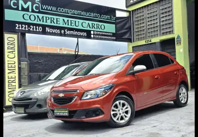GM - Chevrolet ONIX  Lollapalooza 1.0 F.Power 5p Mec. 2014 Flex