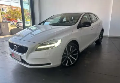 Volvo v40 2019 2.0 t4 momentum gasolina 4p automático