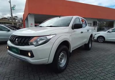 Mitsubishi l200 triton 2023 2.4 16v turbo diesel gl cd 4x4 manual