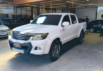 Toyota hilux cd4x2 sr 2013