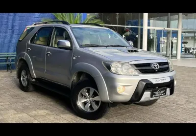 Toyota hilux sw4 srv d4-d 4x4 3.0 tdi dies. aut  - prata - 2007/2007