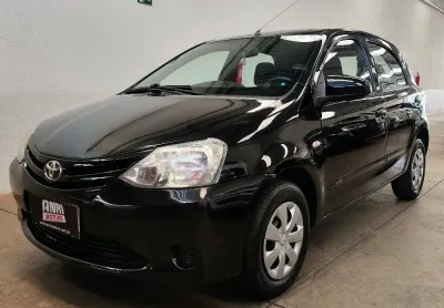 Etios hatch xs 1.5 flex completo 2014