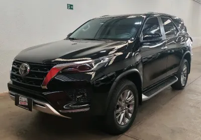 Sw4 srx 2.8 turbo diesel 4x4 automático 7 lugares completo 2024