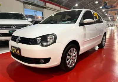 Volkswagen polo sedan 1.6 2013