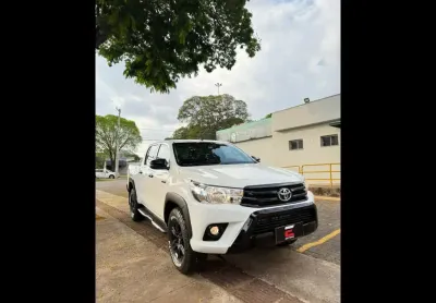 Toyota hilux 2.8 sr challenge 4x4 cd tdi 4p