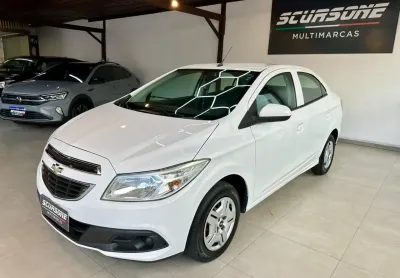 Prisma LT 2013 é a escolha ideal para quem procura um sedã econômico, confortável e com excelente es