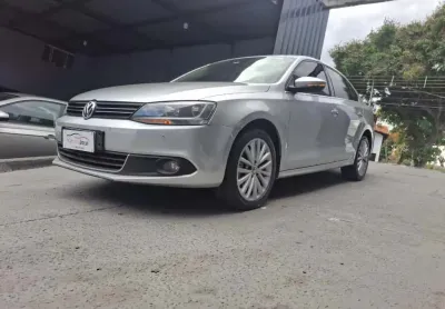 Volkswagen jetta 2.0 tsi highline 4p
