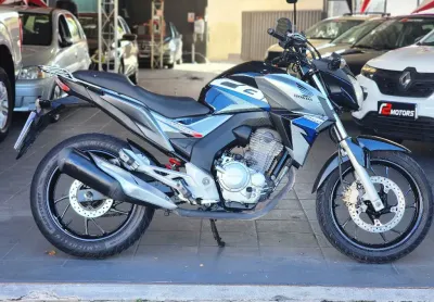 Honda cb 250 twister 2018 impecável