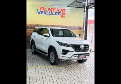 Toyota hilux sw4 2.8 d-4d turbo diesel srx 7l 4x4 automático