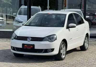 Volkswagen polo sedan 1.6 8v comfortline 4p 2014