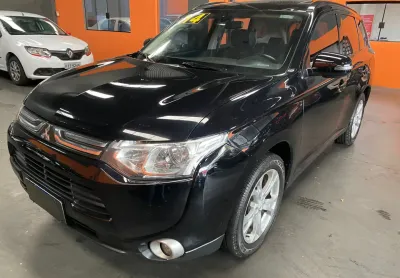 Outlander  2014 em otimo estado 