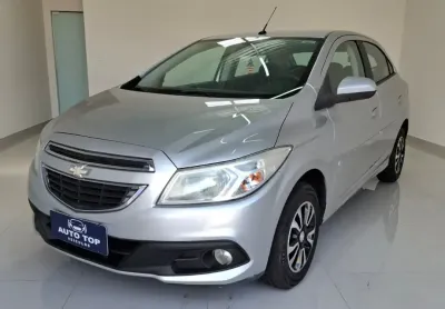 Onix lt 1.0 direção hidráulica  ar condicionaro vidros elétrico travas elétrica