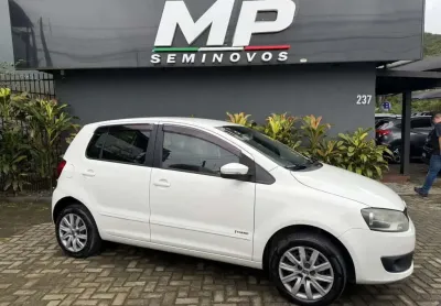 Volkswagen fox 1.0 mi total flex 8v 5p  - branca - 2012/2013