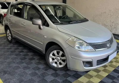 Nissan tiida s 1.8 2008 — espaçoso, confortável e completo