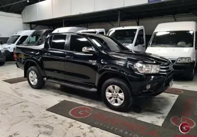 Toyota hilux srv 2017 cd 4x2 flex automática
