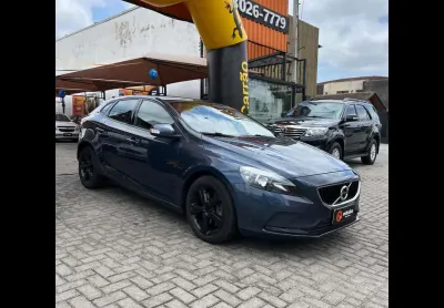 Volvo v40 2.0 t4 kinetik 2019