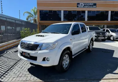 Toyota hilux cd4x4 sr 2014