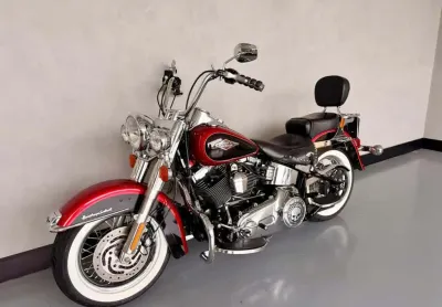 Harley-davidson heritage softail.