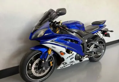 Yamaha yzf r-6 600.