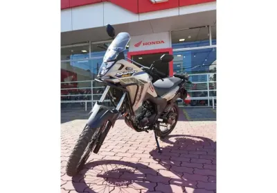 Honda xre 300 sahara adventure 2024