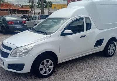 Montana com capota de fibra 1.4, ótimo para entregas