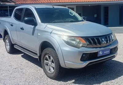Mitsubishi Triton em ótimo estado