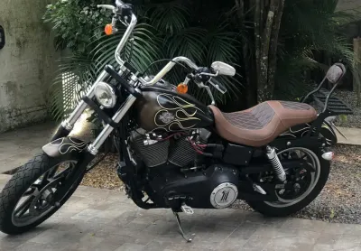 Harley davidson dyna super glide