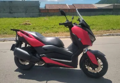 YAMAHA XMAX 250 ABS 2021 muito bem cuidada, pneus bons, doc pago
