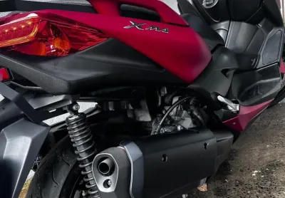 Yamaha xmax 250 abs 2021 muito bem cuidada, pneus bons, doc pago