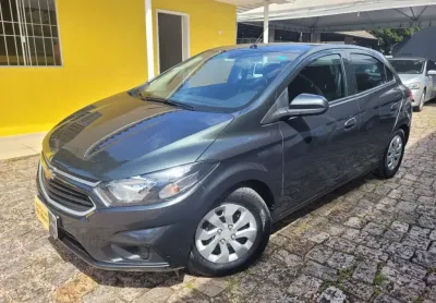 Onix hatch lt 1.0 2019 **excelente estado de conservação**