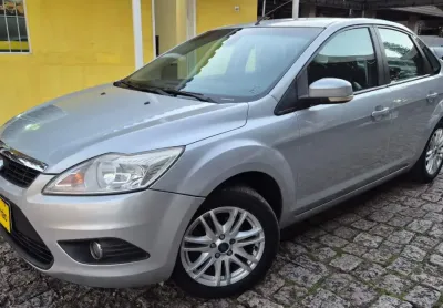 Ford focus sedan 2.0 aut. 2012.