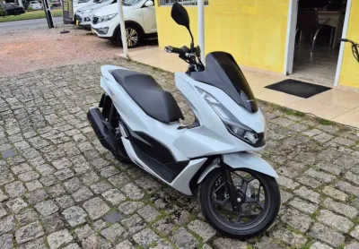 Honda pcx 160 2025 **moto praticamente zero km, impecável**