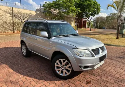 Mitsubishi pajero tr4 2.0 4x2 16v 140cv flex 4p automático