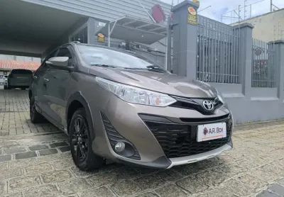 Toyota yaris hb x way at 2019 cinza