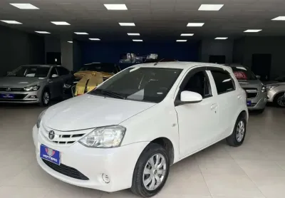 Toyota etios hb x 2016