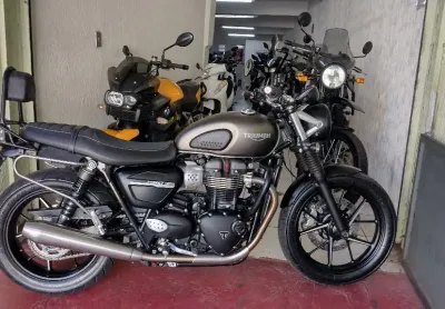 Triumph street twin 900 abs impecavel com 18.000km