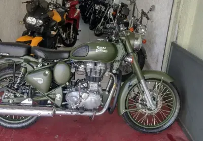 Royal enfield classic battle green 500 efi abs com apenas 8.900km