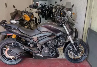Bajaj dominar 400 abs impecavel com apenas 9.800km