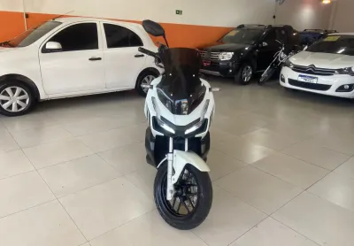 Honda ADV 150cc ️2021 ️– Econômico e ágil, perfeita para cidade e deslocamentos diários.