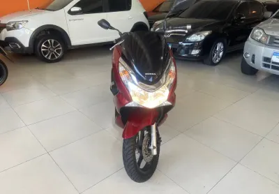 Honda PCX 150 – Ano 2014 | Econômica, confortável e prática!