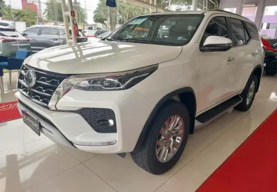 TOYOTA HILUX SW4 SW4 SRX 4x4 2.8 TDI 16V Dies. Aut.