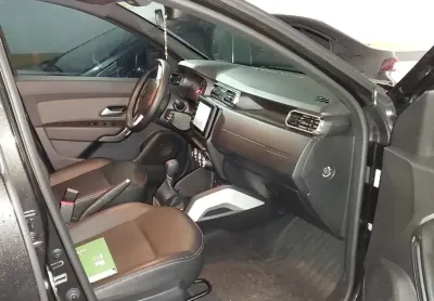 Vendo duster iconic de garagem