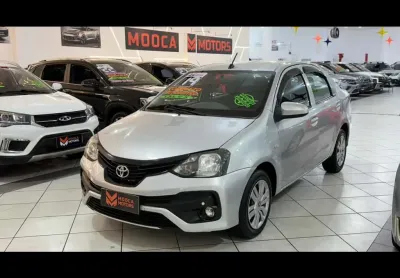 Toyota Etios Sedan Flex Automático